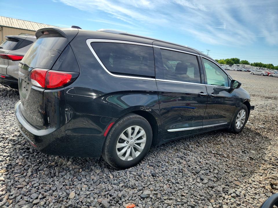 Продажа на аукционе авто 2018 Chrysler Pacifica, vin: 2C4RC1EG6JR247900, номер лота: 55879106