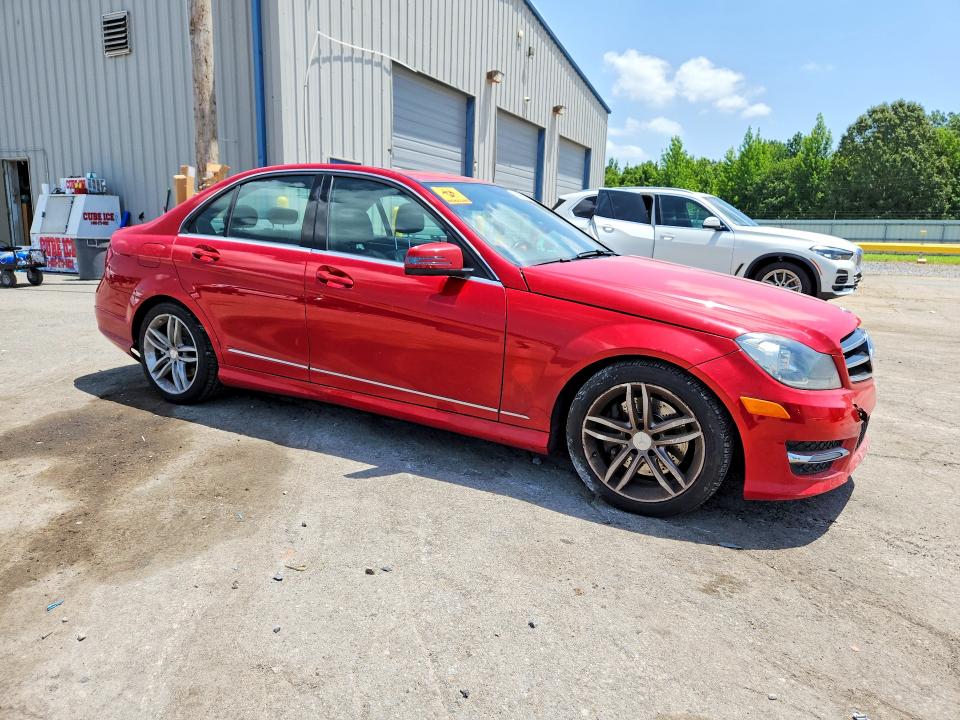 2014 Mercedes-benz C მანქანა იყიდება აუქციონზე, vin: WDDGF8AB8EA928562, აუქციონის ნომერი: 59358576