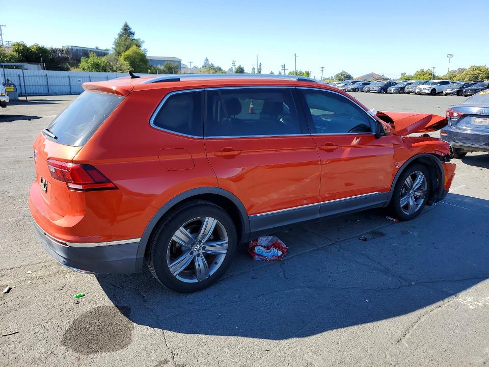 Продажа на аукционе авто 2018 Volkswagen Tiguan, vin: 3VV5B7AX2JM061595, номер лота: 58323426