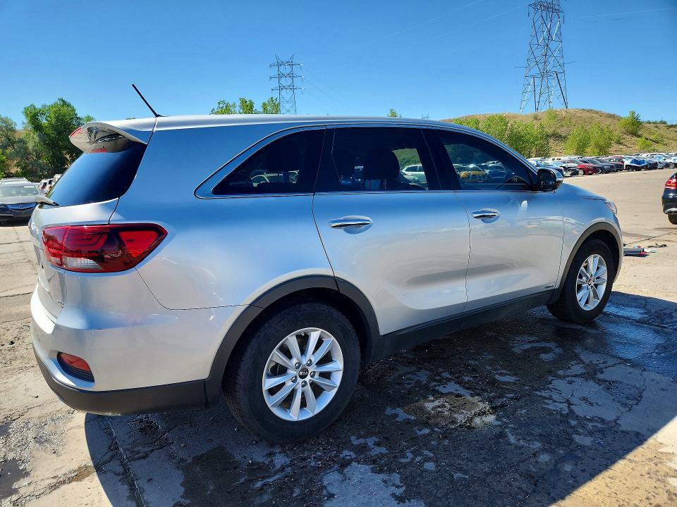 2019 Kia Sorento მანქანა იყიდება აუქციონზე, vin: 5XYPGDA52KG505644, აუქციონის ნომერი: 57592926