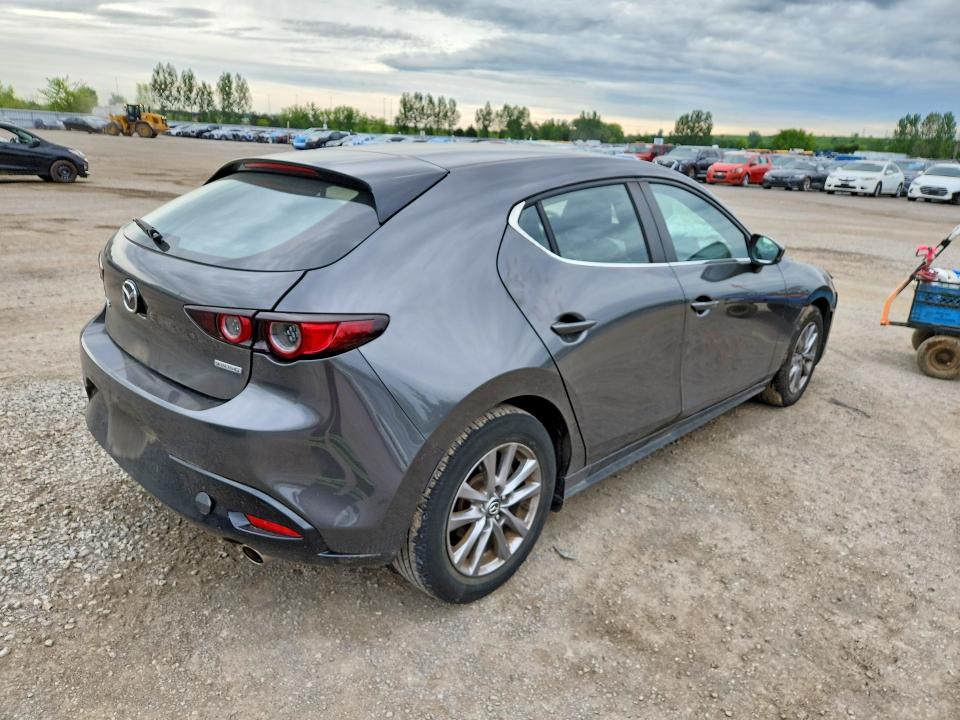 Продажа на аукционе авто 2021 Mazda 3, vin: JM1BPAK70M1326353, номер лота: 58023426