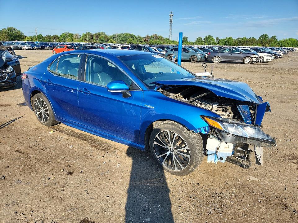 2019 Toyota Camry Hybrid მანქანა იყიდება აუქციონზე, vin: 4T1B21HKXKU012100, აუქციონის ნომერი: 56130406
