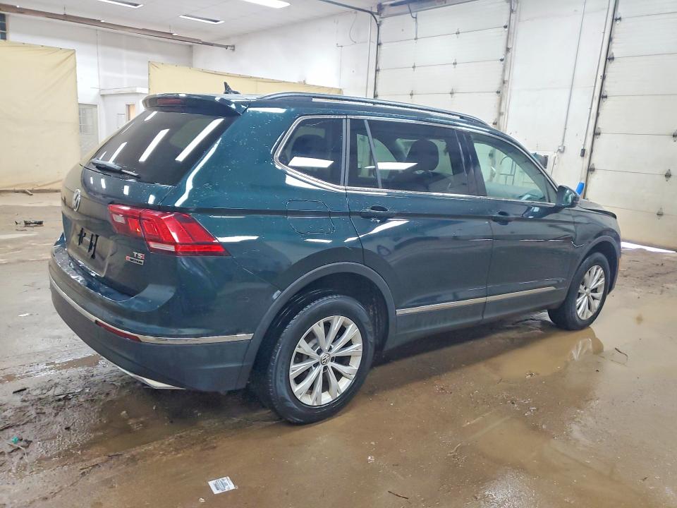 Продажа на аукционе авто 2018 Volkswagen Tiguan, vin: 3VV2B7AX9JM158005, номер лота: 57367366