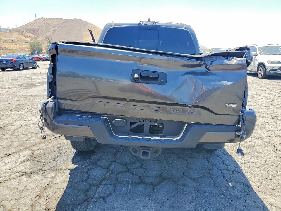 55190516 :رقم المزاد ، 3TMAZ5CN1HM051983 vin ، 2017 Toyota Tacoma مزاد بيع