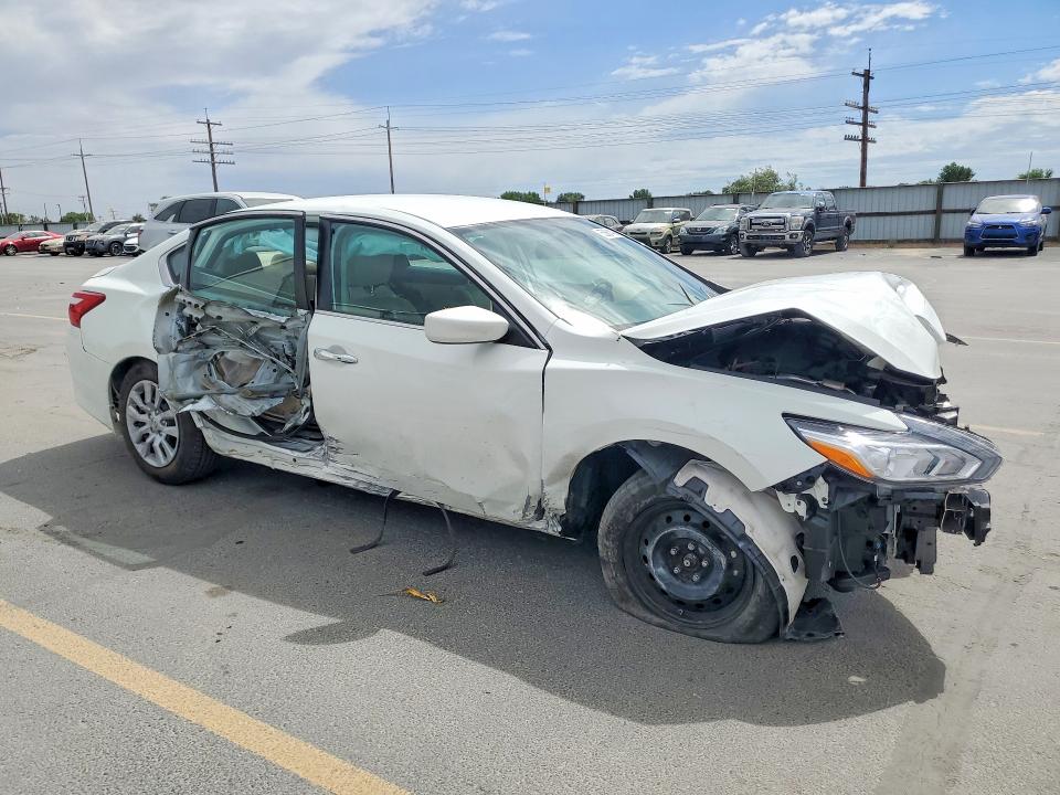 2017 Nissan Altima მანქანა იყიდება აუქციონზე, vin: 1N4AL3AP5HN346378, აუქციონის ნომერი: 55881406