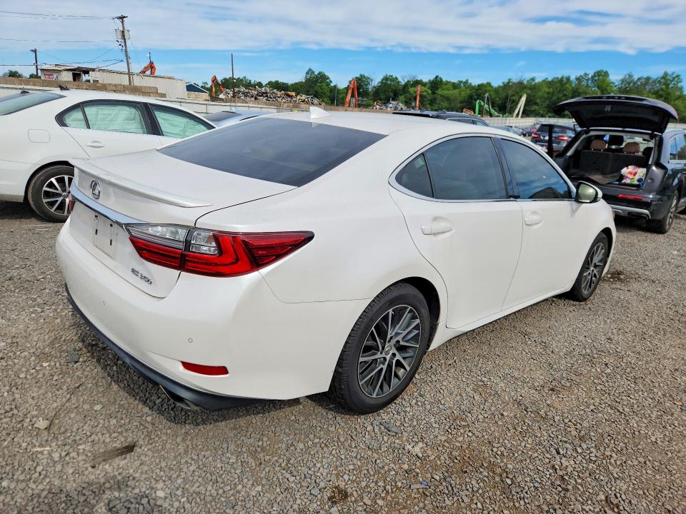 2016 Lexus Es მანქანა იყიდება აუქციონზე, vin: 58ABK1GG1GU019997, აუქციონის ნომერი: 57559036