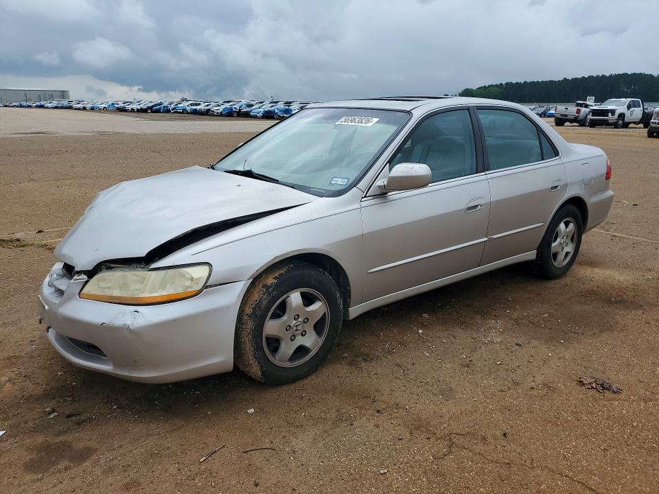 1999 Honda Accord მანქანა იყიდება აუქციონზე, vin: 1HGCG1655XA052019, აუქციონის ნომერი: 56963826