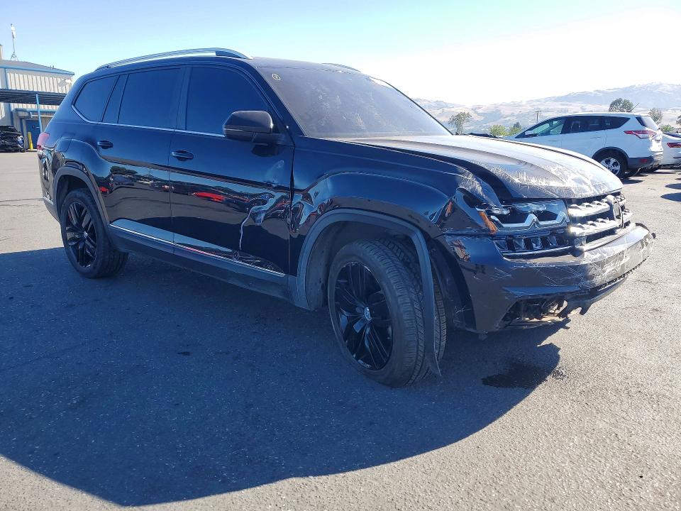 56986976 :رقم المزاد ، 1V2MR2CA9JC589491 vin ، 2018 Volkswagen Atlas مزاد بيع
