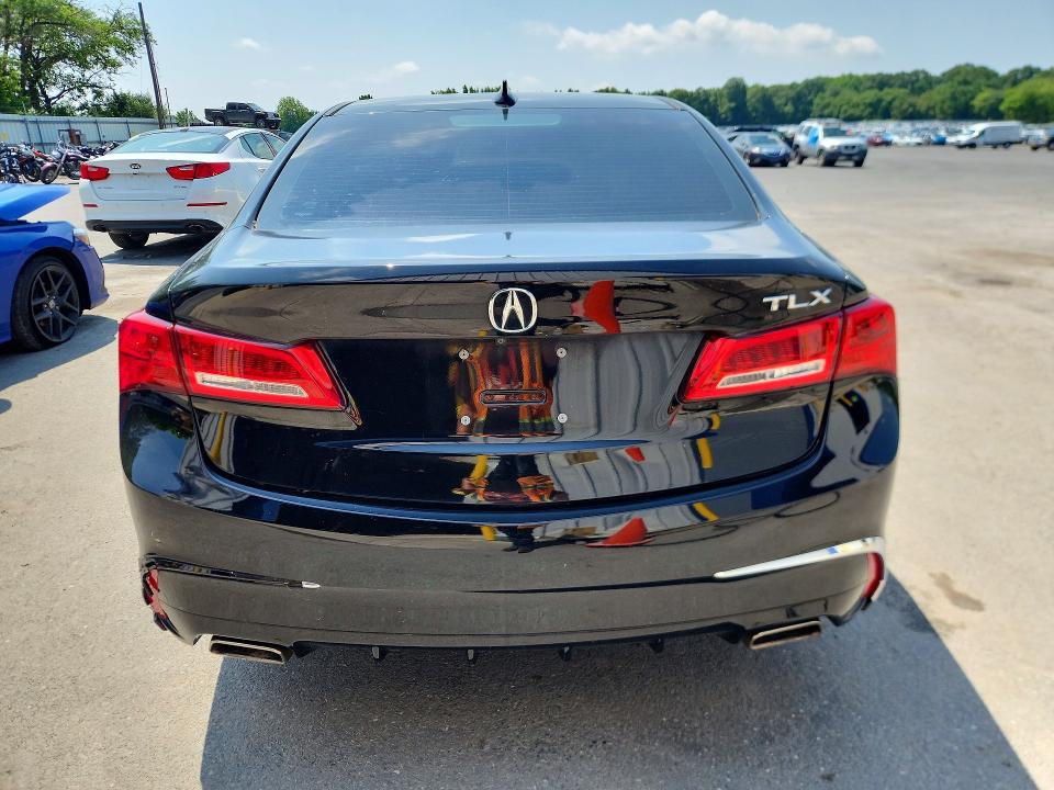 Продаж на аукціоні авто 2018 Acura Tlx, vin: 19UUB2F37JA006142, номер лоту: 57022176