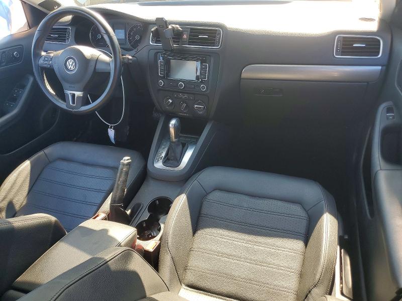 54970616 :رقم المزاد ، 3VWL17AJ3EM404132 vin ، 2014 Volkswagen Jetta مزاد بيع