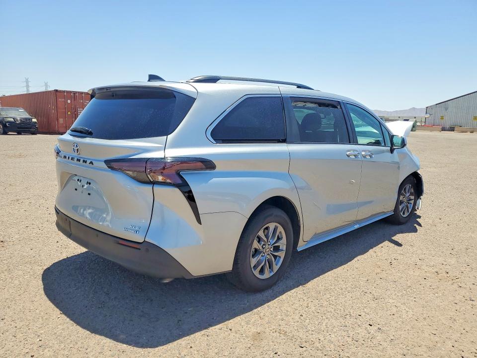 Продажа на аукционе авто 2024 Toyota Sienna, vin: 5TDYRKEC7RS182653, номер лота: 55550366