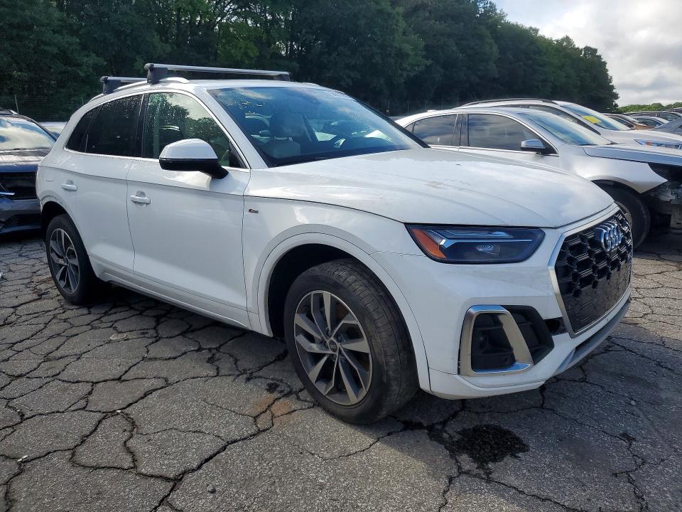 56041496 :رقم المزاد ، WA1EAAFY3N2111816 vin ، 2022 Audi Q5 مزاد بيع