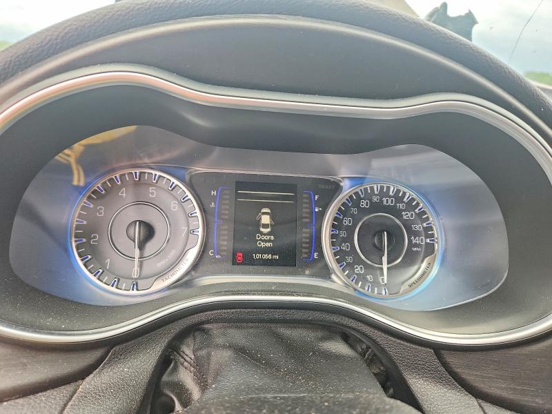 58130726 :رقم المزاد ، 1C3CCCAB8FN751515 vin ، 2015 Chrysler 200 مزاد بيع