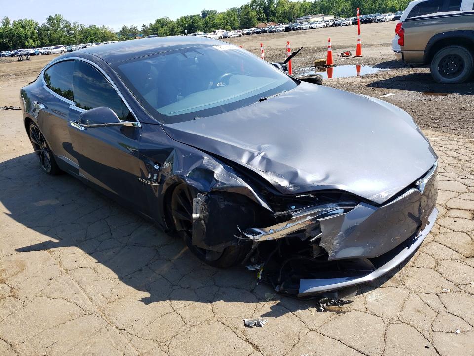 58102836 :رقم المزاد ، 5YJSA1E46KF300315 vin ، 2019 Tesla Model S مزاد بيع