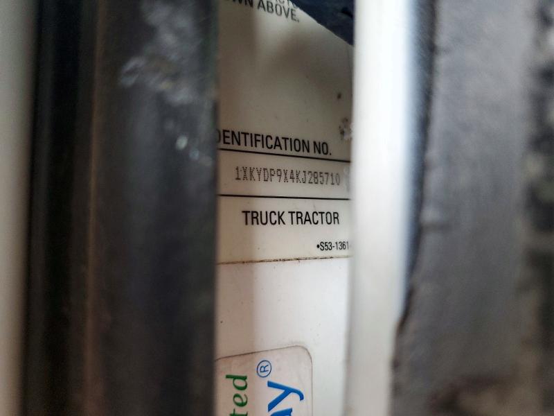 Продаж на аукціоні авто 2019 Kenworth T680, vin: 1XKYDP9X4KJ285710, номер лоту: 93782565