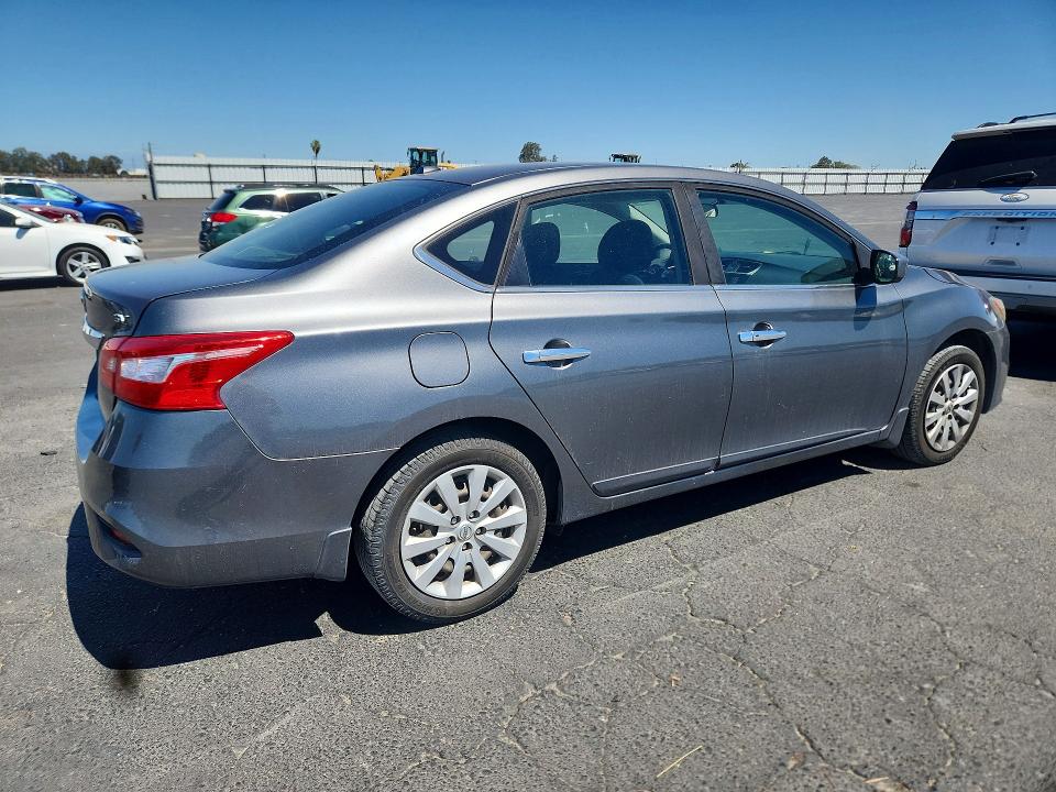 2017 Nissan Sentra მანქანა იყიდება აუქციონზე, vin: 3N1AB7AP1HL639282, აუქციონის ნომერი: 56084266