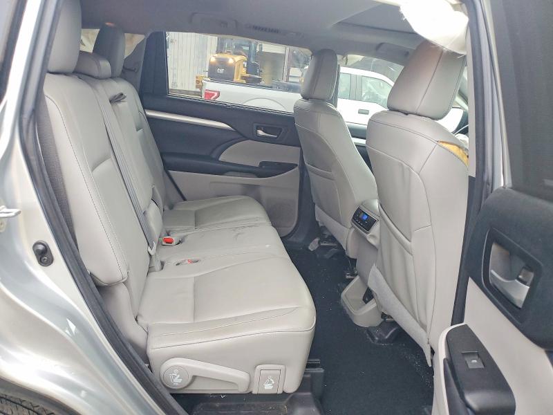 2018 Toyota Highlander მანქანა იყიდება აუქციონზე, vin: 5TDKZRFH2JS538097, აუქციონის ნომერი: 57695596