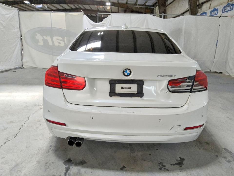 2015 Bmw 328 მანქანა იყიდება აუქციონზე, vin: WBA3C1C56FK119229, აუქციონის ნომერი: 57681426