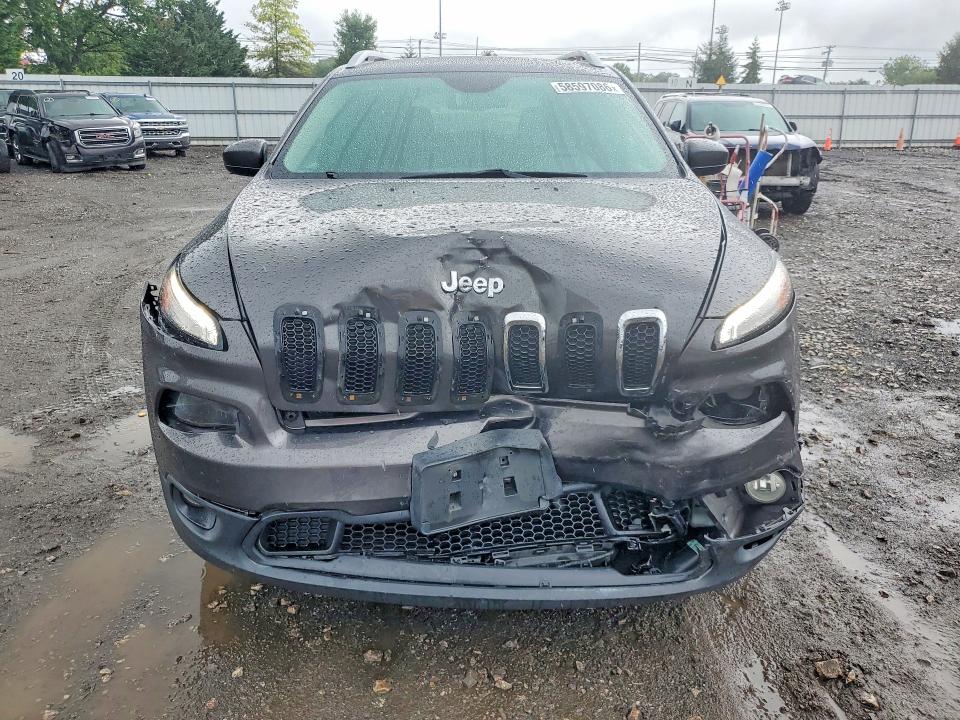 58597086 :رقم المزاد ، 1C4PJMCB3HW564735 vin ، 2017 Jeep Cherokee مزاد بيع