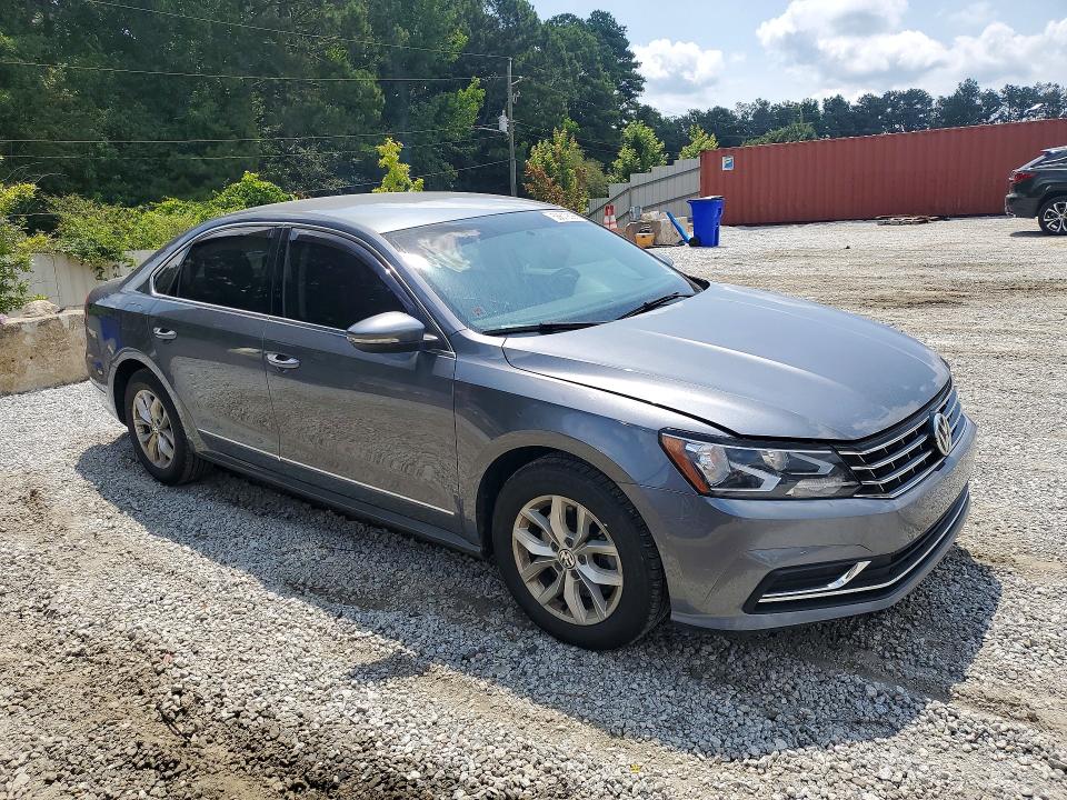 2017 Volkswagen Passat მანქანა იყიდება აუქციონზე, vin: 1VWAT7A38HC072763, აუქციონის ნომერი: 58619596