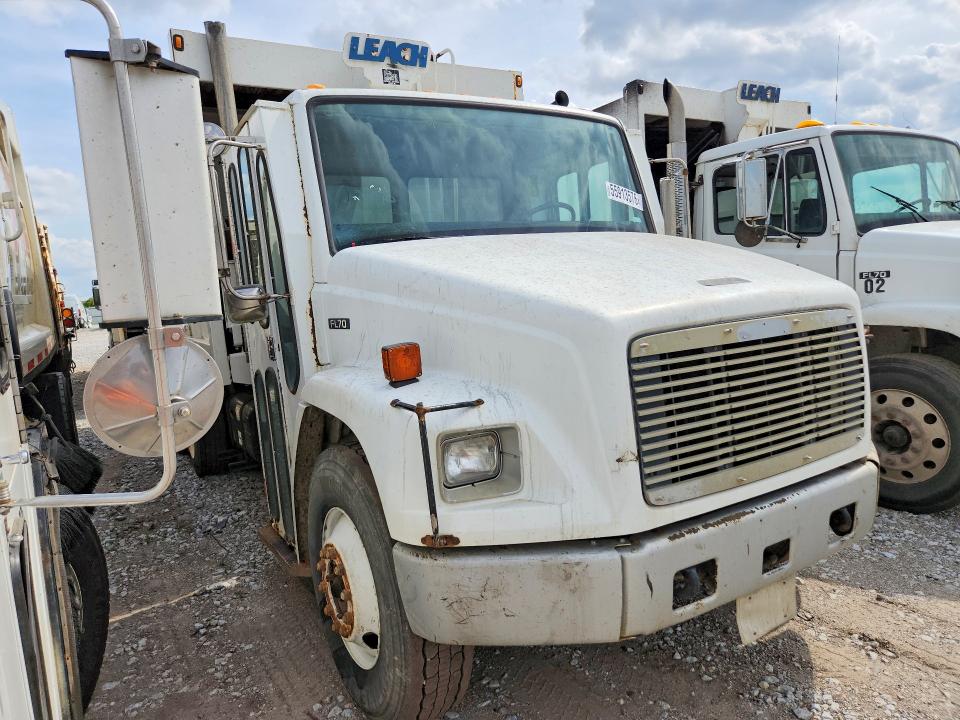 Продажа на аукционе авто 1998 Freightliner Fl70, vin: 1FV6HLBB9WH888104, номер лота: 55913576