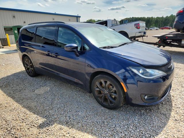 58983396 :رقم المزاد ، 2C4RC1EG4JR165342 vin ، 2018 Chrysler Pacifica مزاد بيع