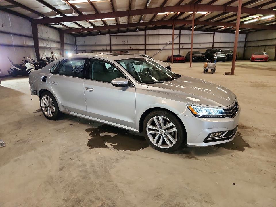58406176 :رقم المزاد ، 1VWBA7A34JC047231 vin ، 2018 Volkswagen Passat مزاد بيع