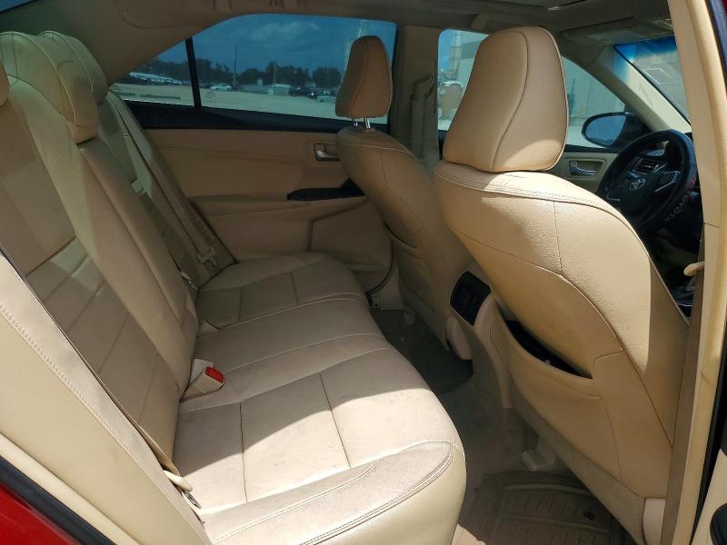 2015 Toyota Camry Hybrid მანქანა იყიდება აუქციონზე, vin: 4T1BD1FK3FU156560, აუქციონის ნომერი: 57083526