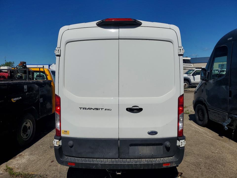 56647576 :رقم المزاد ، 1FTYR2CM6KKB76190 vin ، 2019 Ford Transit مزاد بيع