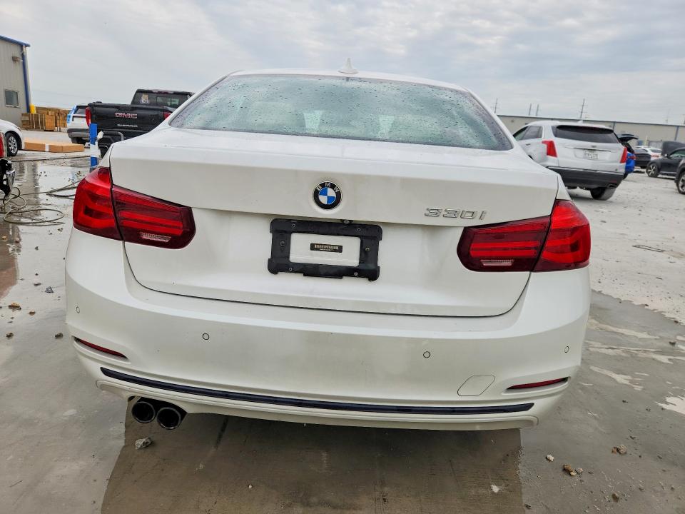 58393866 :رقم المزاد ، WBA8B9C56JEE81773 vin ، 2018 Bmw 330 مزاد بيع
