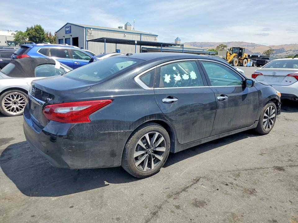 2018 Nissan Altima მანქანა იყიდება აუქციონზე, vin: 1N4AL3AP2JC141800, აუქციონის ნომერი: 56524266