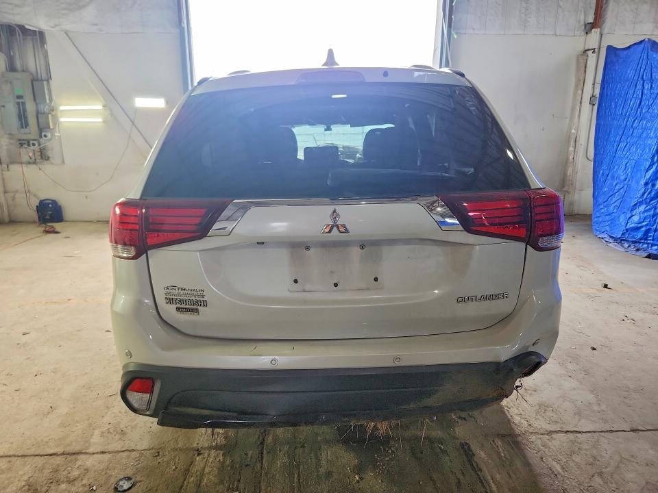 Продаж на аукціоні авто 2018 Mitsubishi Outlander, vin: JA4AD3A33JZ033598, номер лоту: 55957406