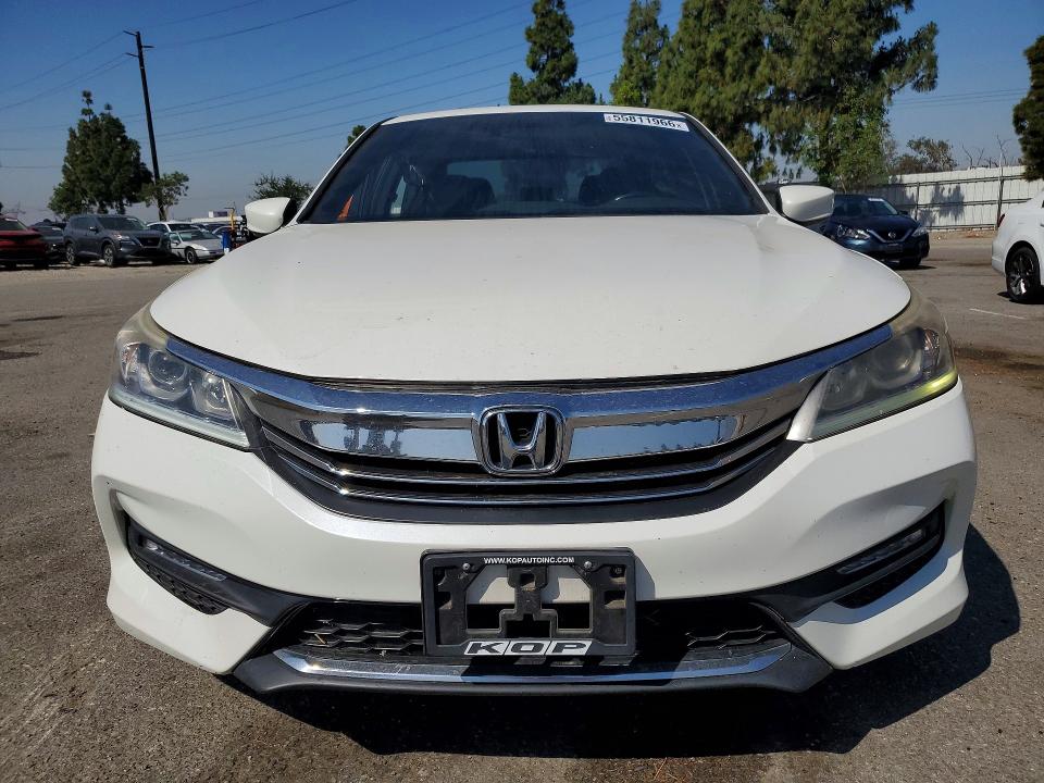 Продажа на аукционе авто 2017 Honda Accord, vin: 1HGCR2F19HA198843, номер лота: 55811966