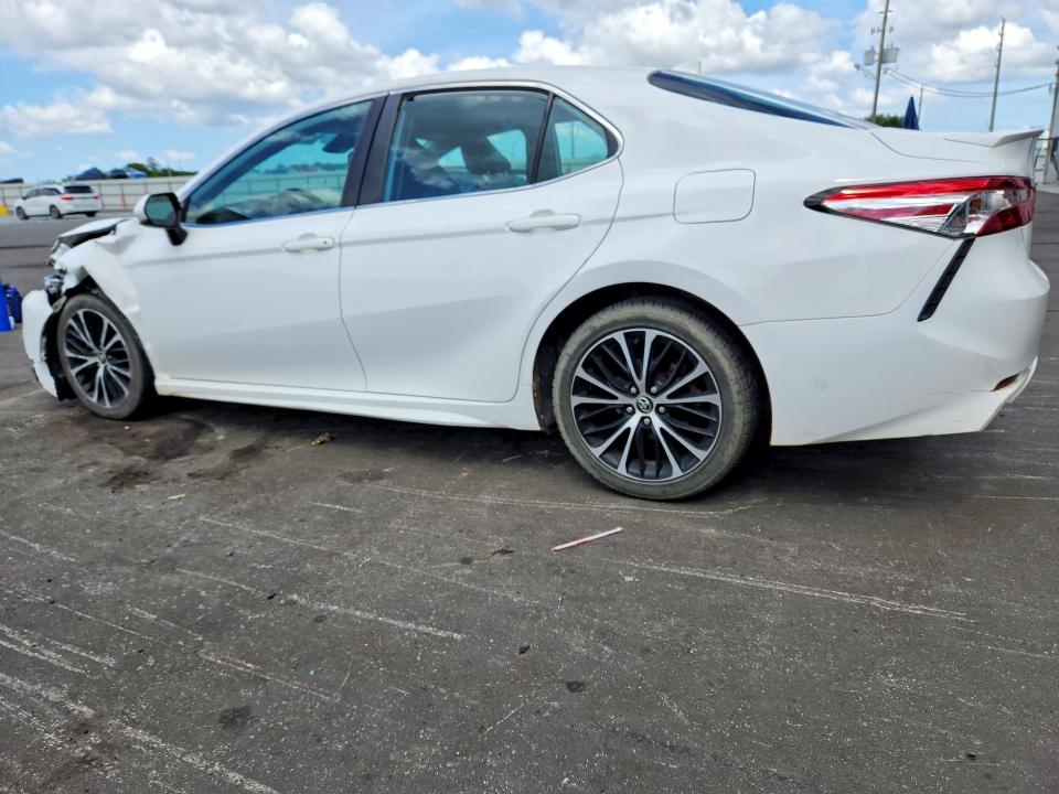 56400236 :رقم المزاد ، 4T1G11AK1LU347122 vin ، 2020 Toyota Camry مزاد بيع