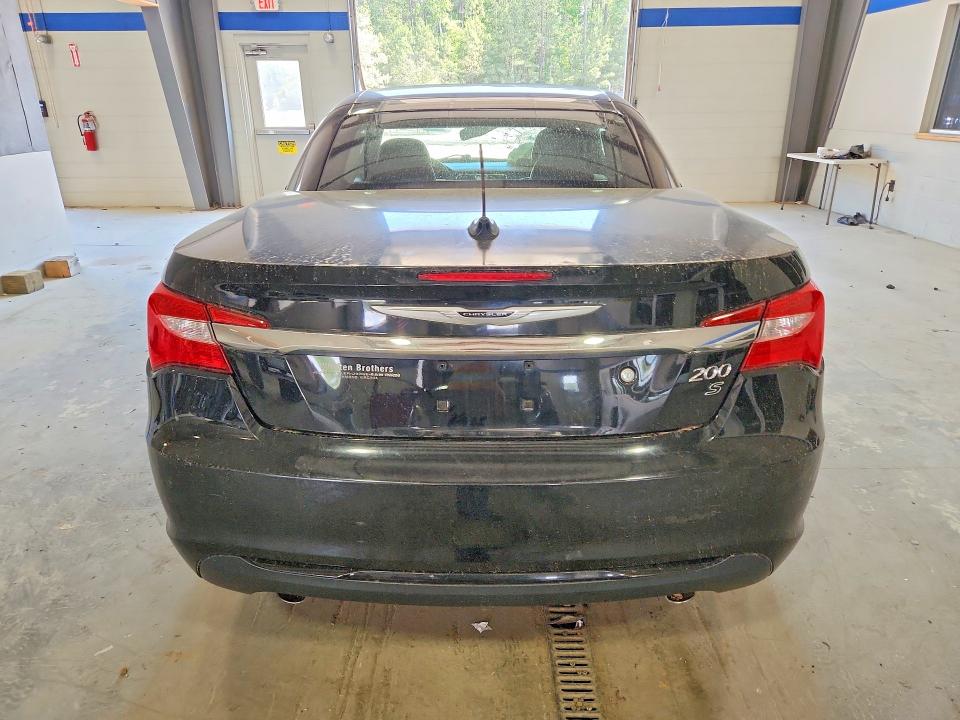 2013 Chrysler 200 მანქანა იყიდება აუქციონზე, vin: 1C3BCBGG0DN738330, აუქციონის ნომერი: 57207566