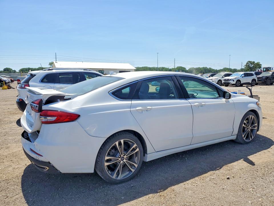 55797636 :رقم المزاد ، 3FA6P0D98LR206675 vin ، 2020 Ford Fusion مزاد بيع