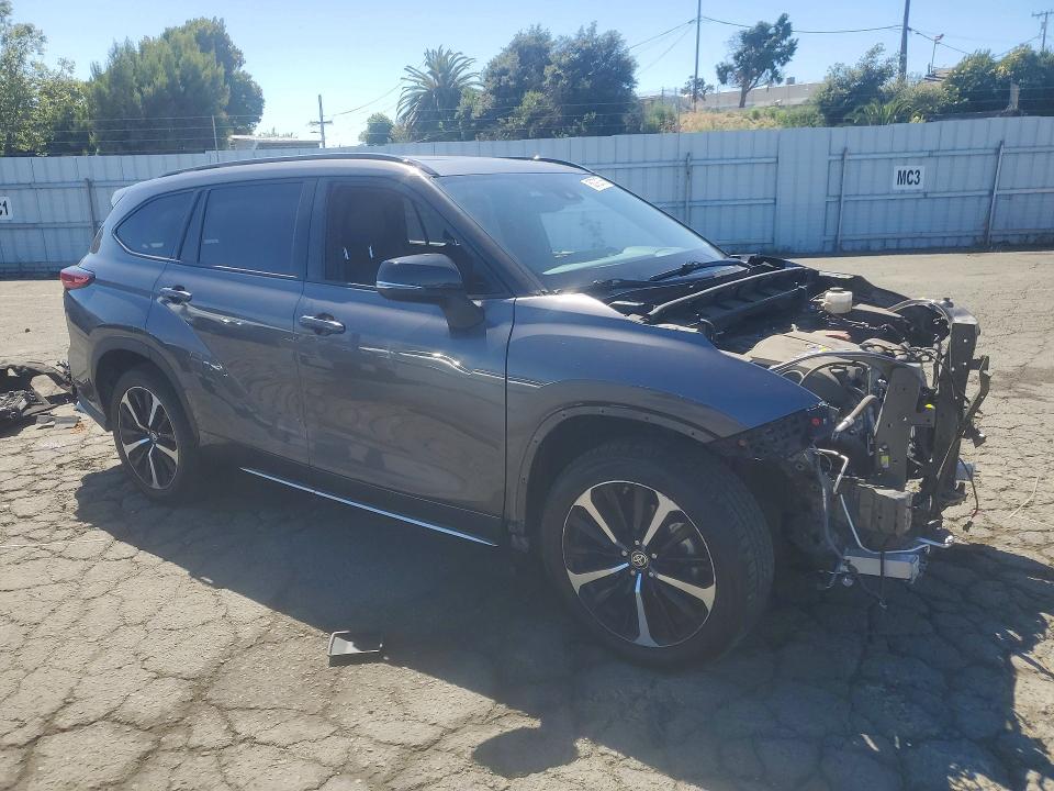 58792756 :رقم المزاد ، 5TDJZRBH4MS086398 vin ، 2021 Toyota Highlander مزاد بيع