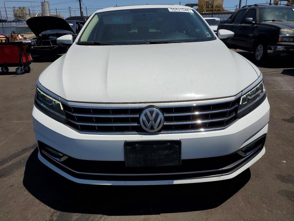 2017 Volkswagen Passat მანქანა იყიდება აუქციონზე, vin: 1VWBT7A31HC037440, აუქციონის ნომერი: 55431546