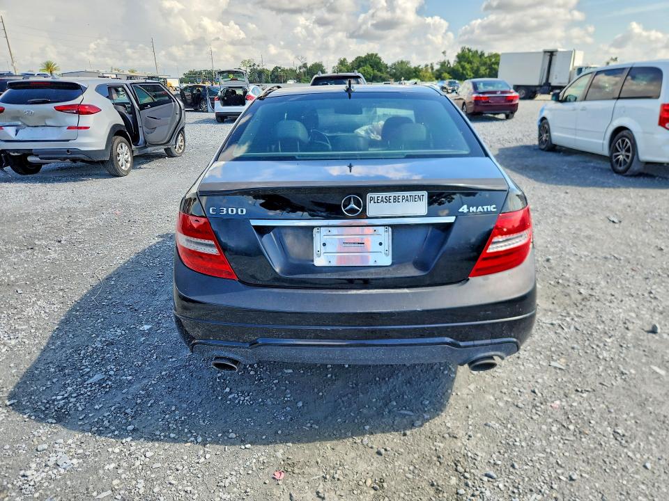 2014 Mercedes-benz C მანქანა იყიდება აუქციონზე, vin: WDDGF8AB4ER313458, აუქციონის ნომერი: 57340106