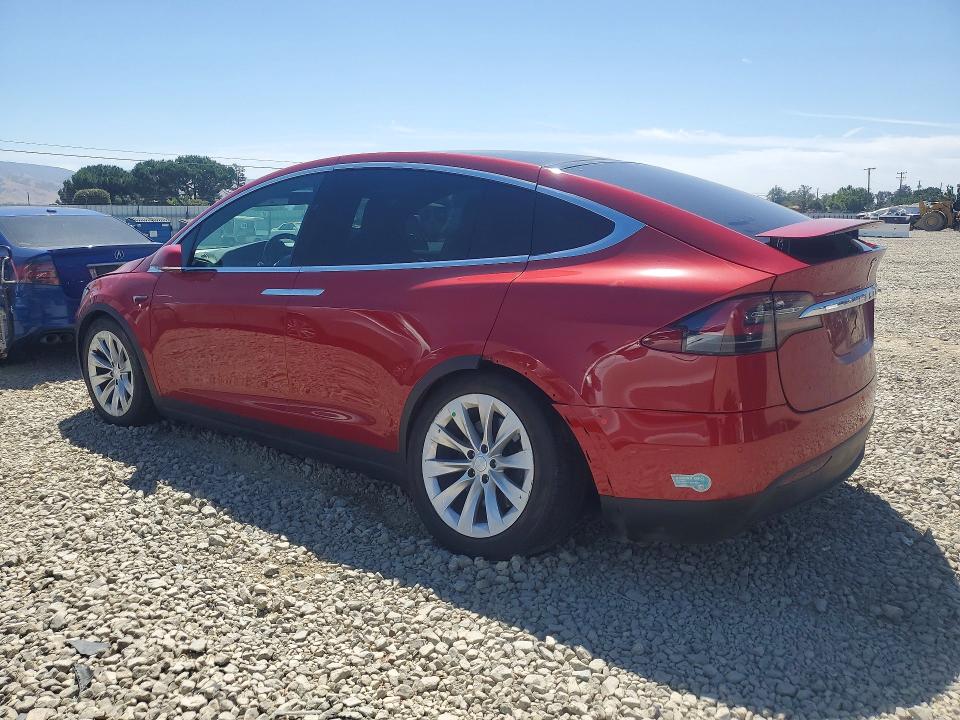 56098256 :رقم المزاد ، 5YJXCAE22KF162402 vin ، 2019 Tesla Model X مزاد بيع