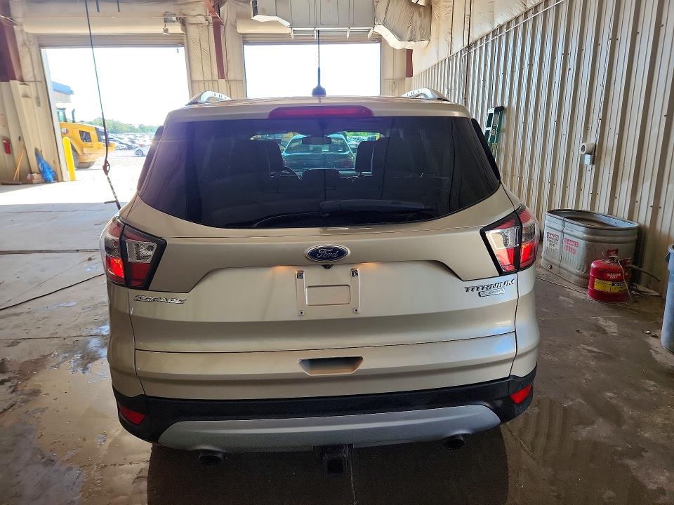 Продаж на аукціоні авто 2017 Ford Escape, vin: 1FMCU0J90HUB01571, номер лоту: 57496806