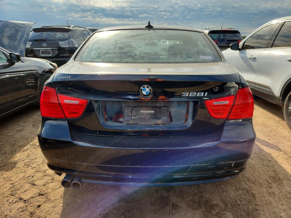58667856 :رقم المزاد ، WBAPK7C54BA975037 vin ، 2011 Bmw 328 مزاد بيع