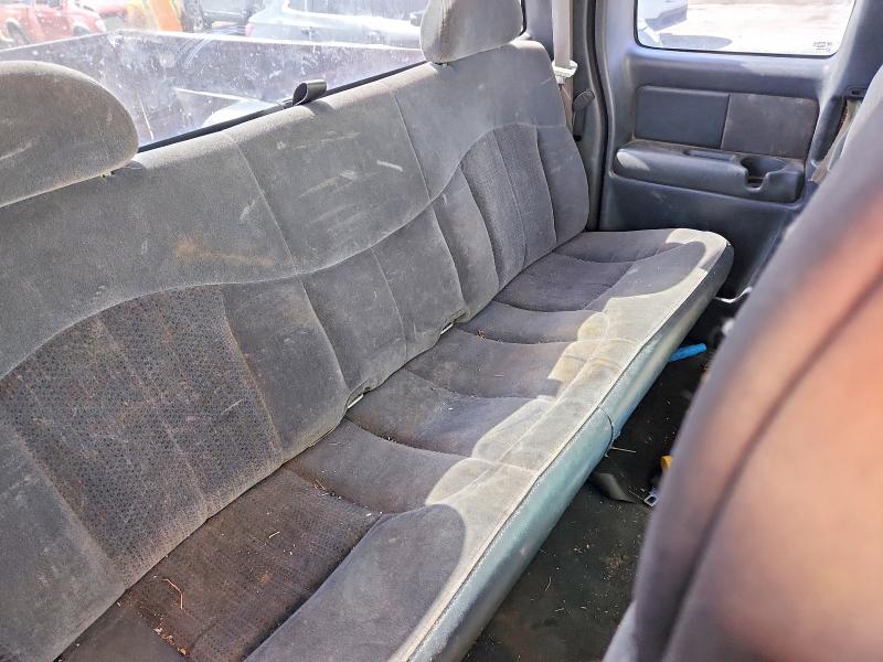 2002 Chevrolet Silverado მანქანა იყიდება აუქციონზე, vin: 2GCEK19T021285888, აუქციონის ნომერი: 55656156