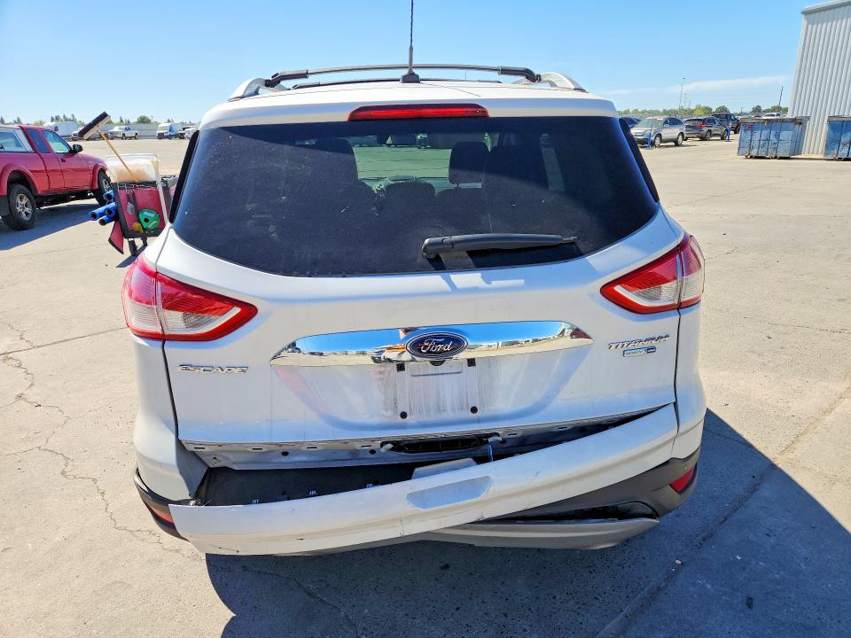 2015 Ford Escape მანქანა იყიდება აუქციონზე, vin: 1FMCU9J95FUB63582, აუქციონის ნომერი: 57215236