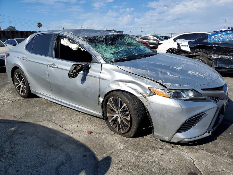 2018 Toyota Camry მანქანა იყიდება აუქციონზე, vin: 4T1B11HK7JU007406, აუქციონის ნომერი: 58419426