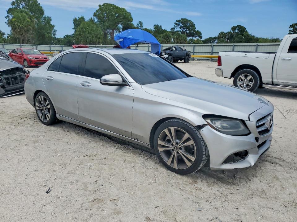 55880616 :رقم المزاد ، 55SWF4JB8JU246411 vin ، 2018 Mercedes-benz C مزاد بيع