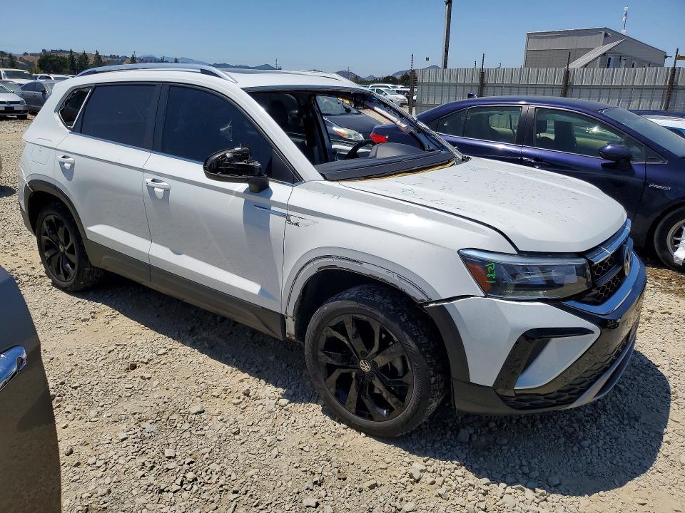 57592766 :رقم المزاد ، 3VVTX7B23NM075314 vin ، 2022 Volkswagen Taos مزاد بيع