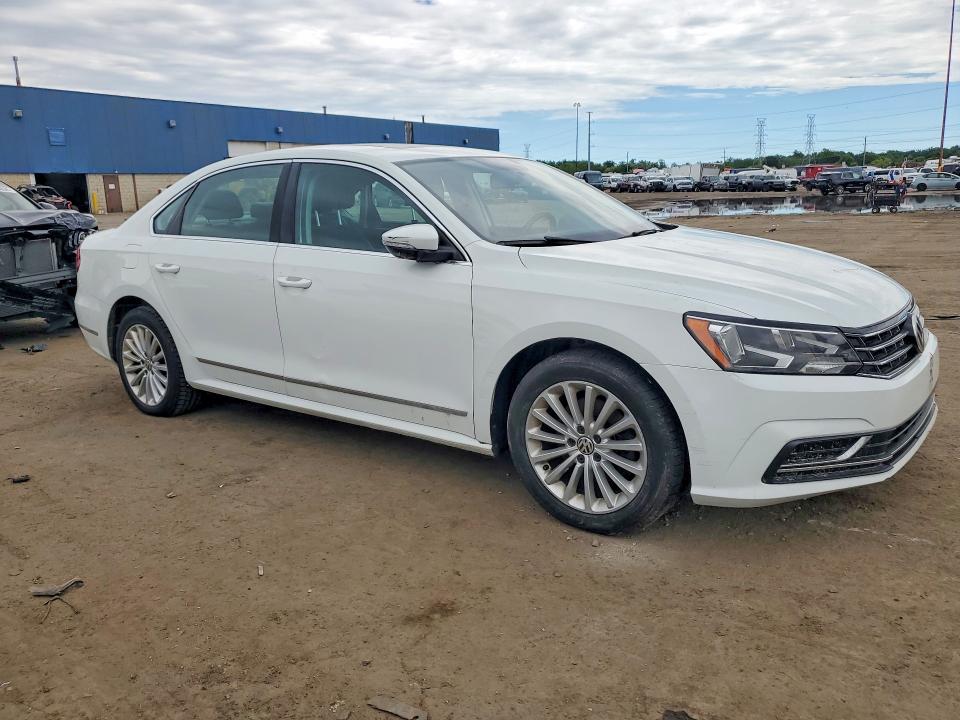 2017 Volkswagen Passat მანქანა იყიდება აუქციონზე, vin: 1VWBT7A36HC036137, აუქციონის ნომერი: 58595446