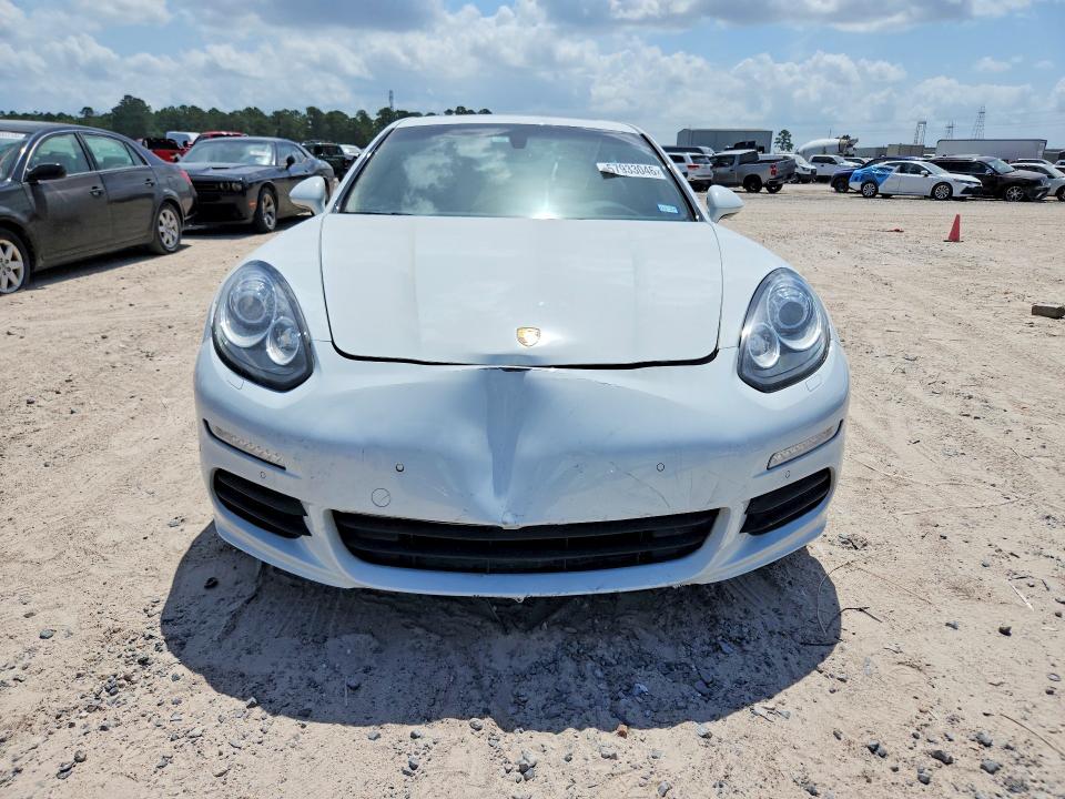 57933046 :رقم المزاد ، WP0AA2A72FL006947 vin ، 2015 Porsche Panamera مزاد بيع