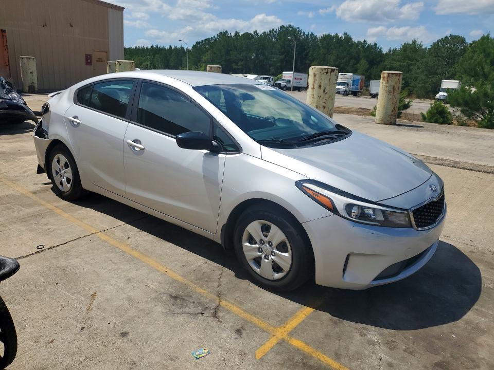 2017 Kia Forte მანქანა იყიდება აუქციონზე, vin: 3KPFK4A72HE098247, აუქციონის ნომერი: 57428426